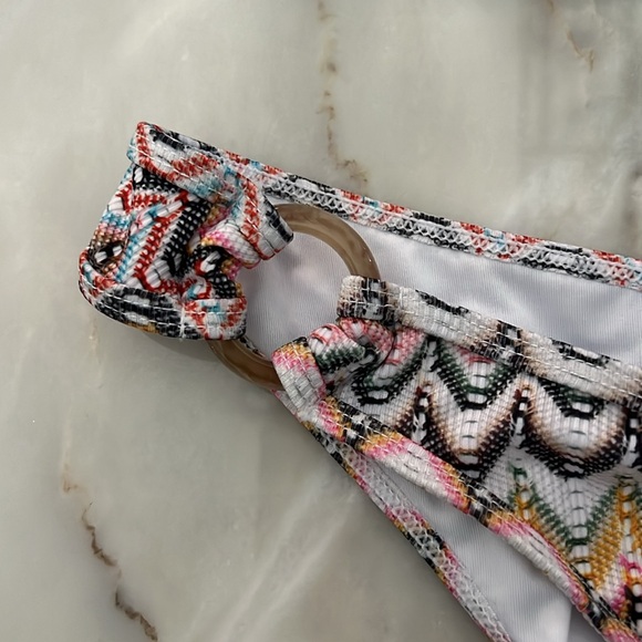 NWT Cupshe Chevron V-Neck Triangle Top & O-Ring Hipster Bikini Set - Picture 8 of 9